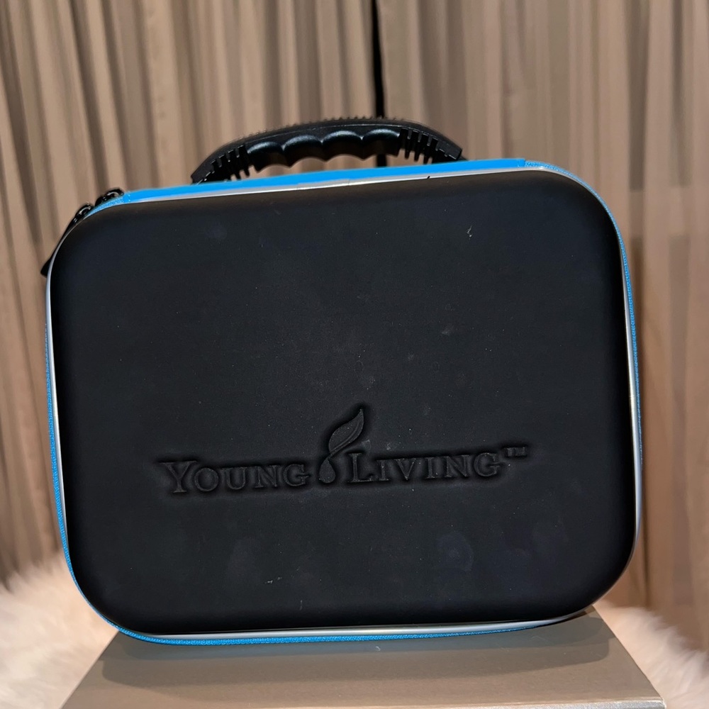 Young Living Essential Oil Case - Picture 4 of 5